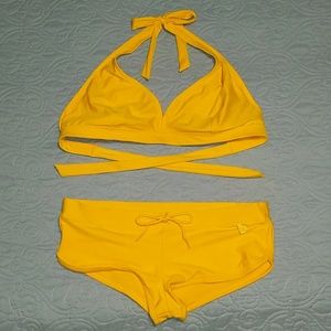 Body Glove D Bikini Top and M Boy Shorts Bottoms